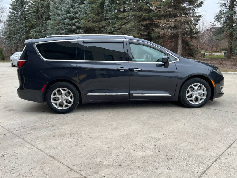 2020 Chrysler Pacifica Touring L