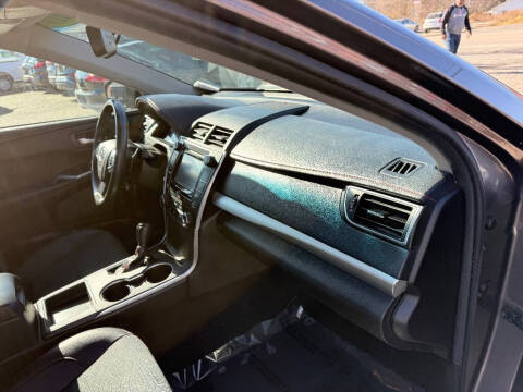 2017 Toyota Camry SE