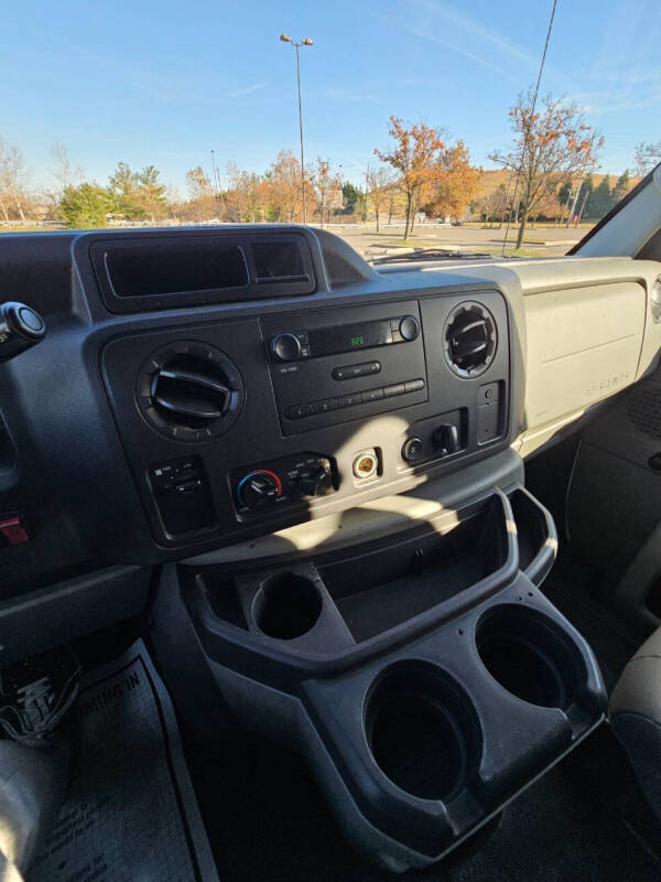 2011 Ford E-Series E-350 SD