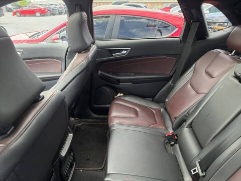 2022 Ford Edge Titanium