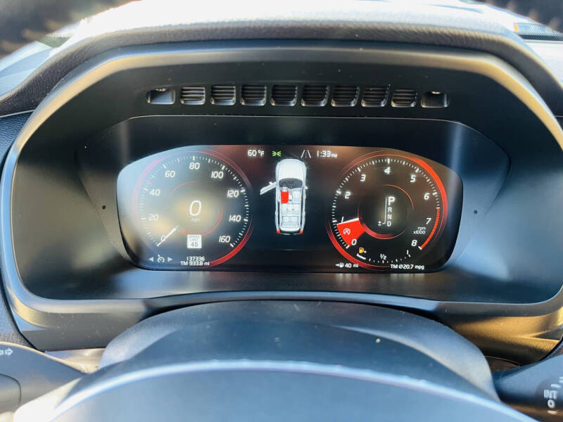 2016 Volvo XC90 T6 Momentum