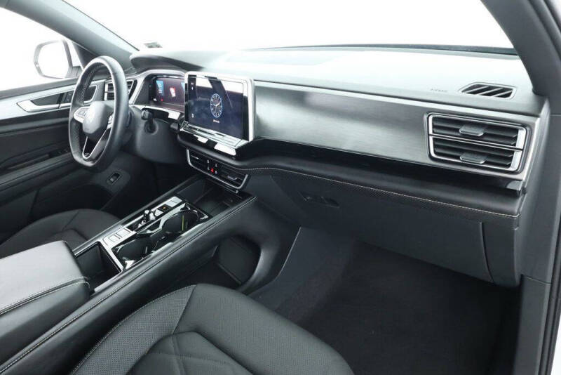 2024 Volkswagen Atlas Cross Sport SE 4Motion