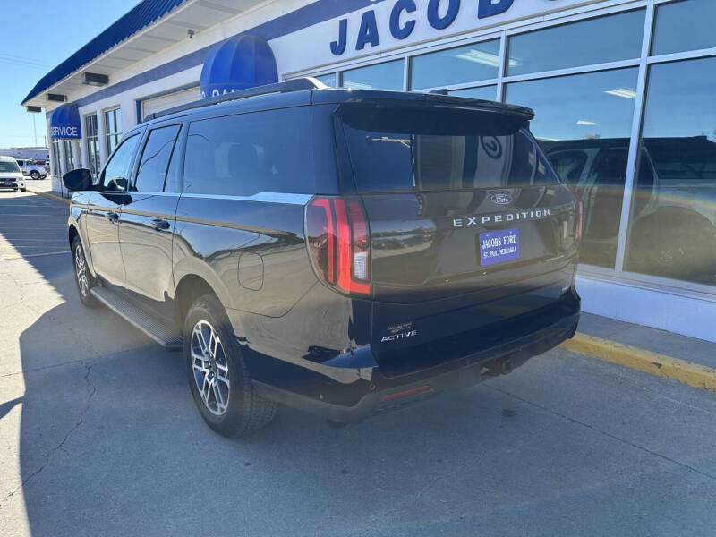 2025 Ford Expedition MAX Active
