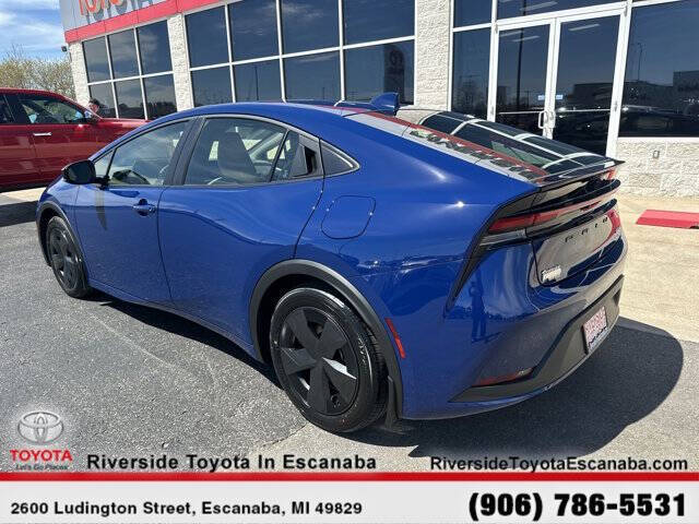 2025 Toyota Prius LE