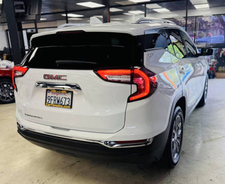 2023 GMC Terrain SLT