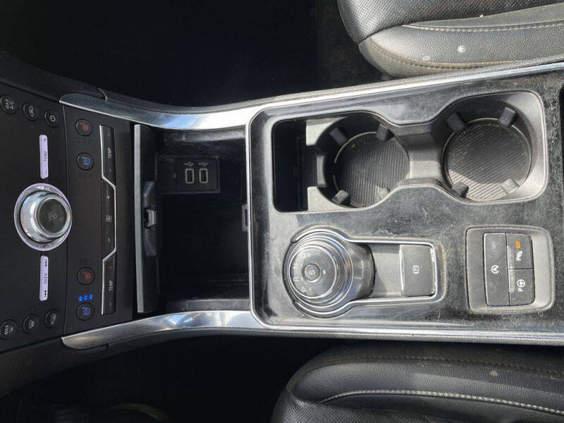 2020 Ford Edge Titanium