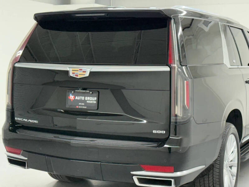 2023 Cadillac Escalade ESV Luxury