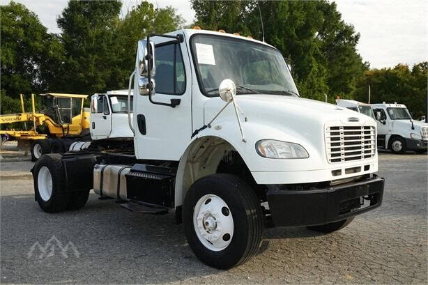 2016 Freightliner M2 106