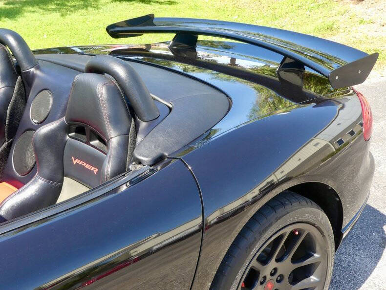 2004 Dodge Viper SRT-10