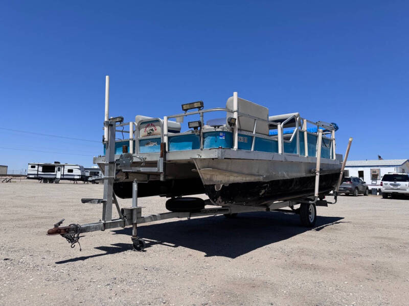 1989 Lowe Boats Pontoon 19