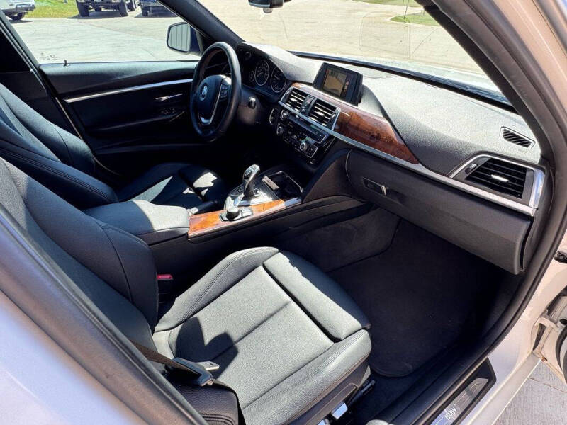 2017 BMW 3 Series 330i xDrive