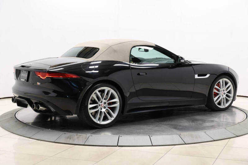 2014 Jaguar F-TYPE V8 S