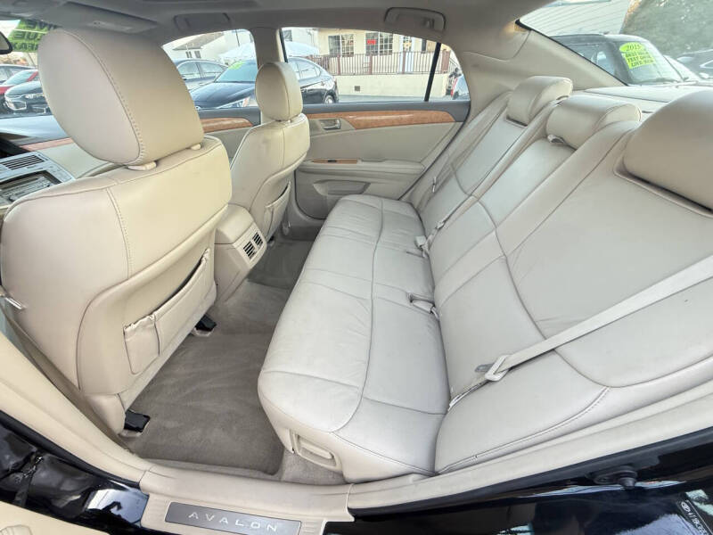 2005 Toyota Avalon XLS