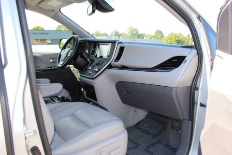 2020 Toyota Sienna XLE 8-Passenger