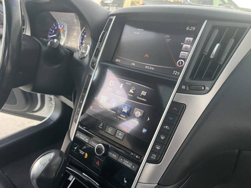 2015 Infiniti Q50 Premium