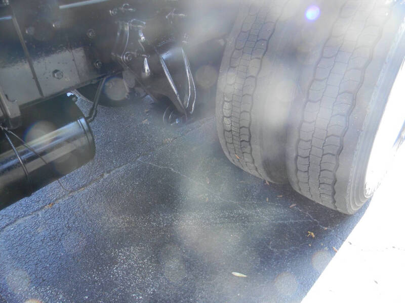 2015 Freightliner M2 106