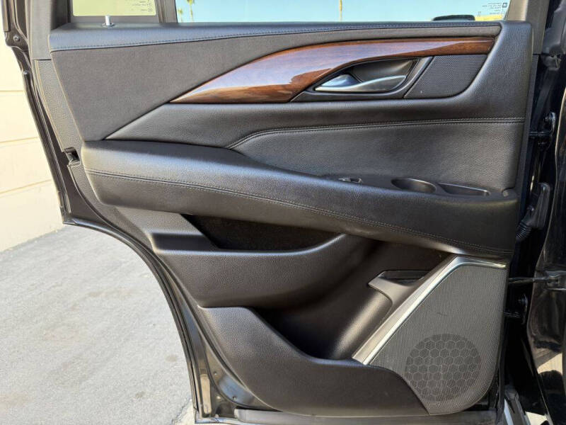 2018 Cadillac Escalade Standard