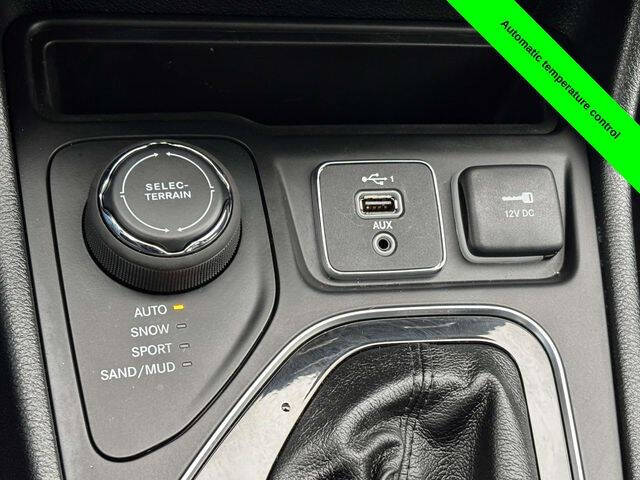 2023 Jeep Cherokee Altitude Lux