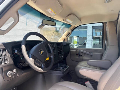 2016 Chevrolet Express 4500 Reefer Box Van