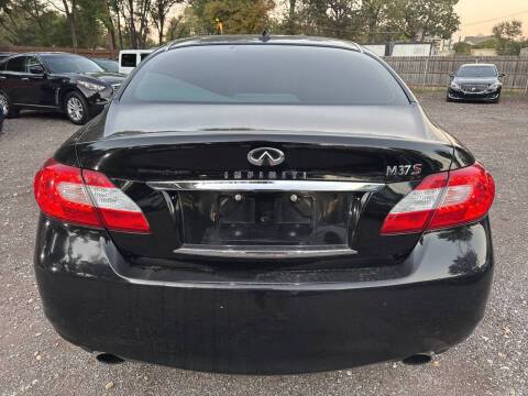 2012 Infiniti M37