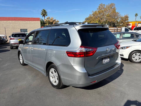 2020 Toyota Sienna LE 8-Passenger
