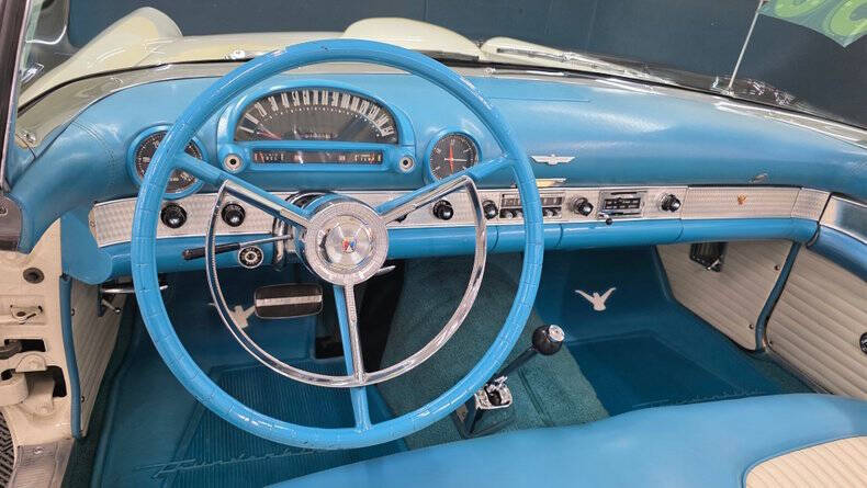 1956 Ford Thunderbird
