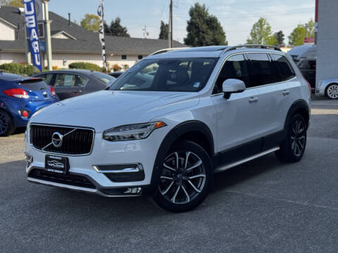 2016 Volvo XC90 T6 Momentum