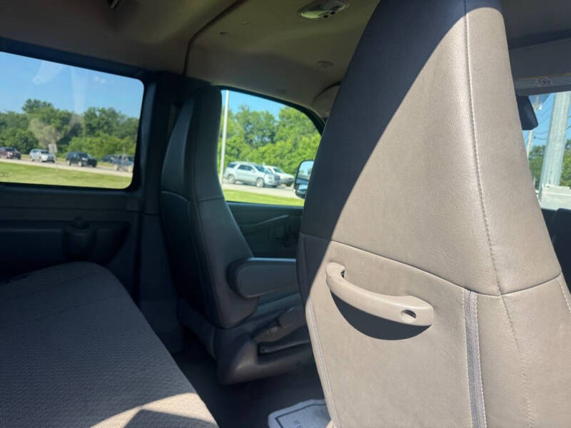 2020 GMC Savana LT 2500