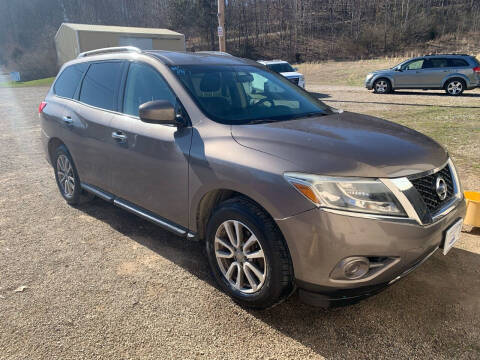 2014 Nissan Pathfinder for sale at Court House Cars, LLC in Chillicothe OH