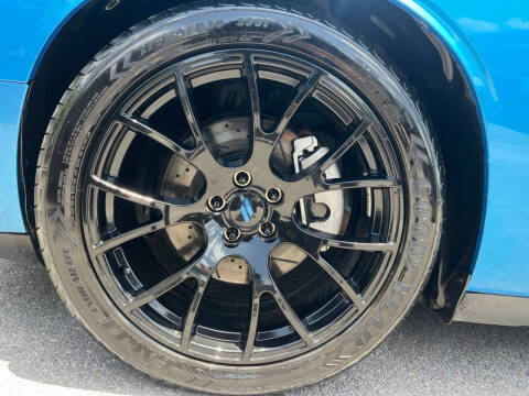 2015 Dodge Challenger R/T Shaker