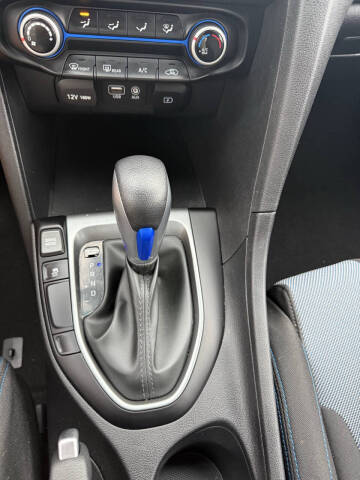 2019 Hyundai Veloster 2.0L Premium