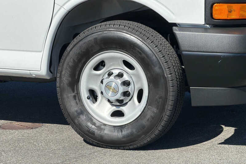 2026 Chevrolet Express 2500