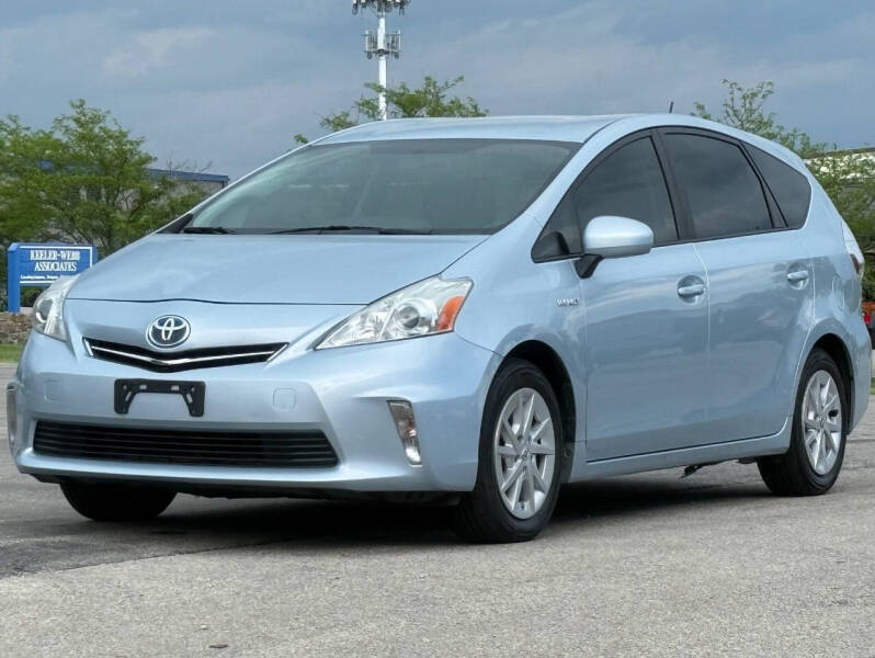 2013 Toyota Prius v Two