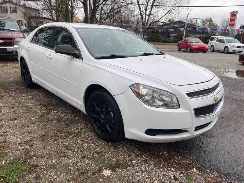 2012 Chevrolet Malibu Fleet photo 2