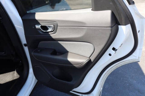 2024 Volvo XC60 Recharge T8 Ultimate Dark Theme