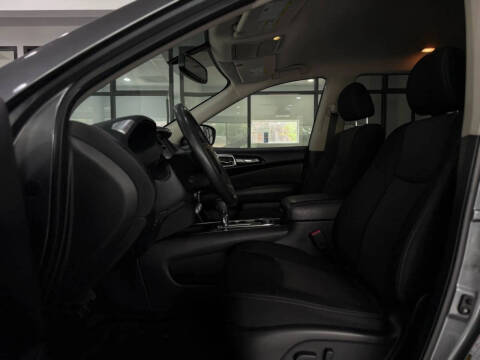 2020 Nissan Pathfinder S