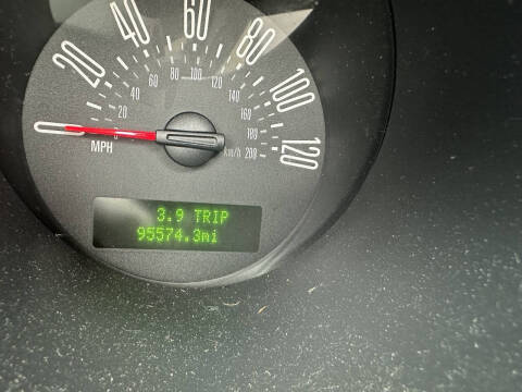2006 Ford Mustang V6 Deluxe