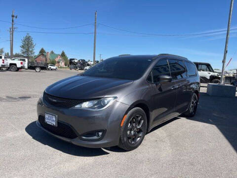 2020 Chrysler Pacifica Touring L