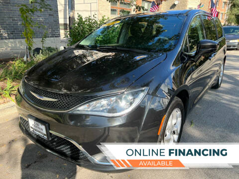 2018 Chrysler Pacifica for sale at CAR CENTER INC - Car Center Chicago in Chicago IL