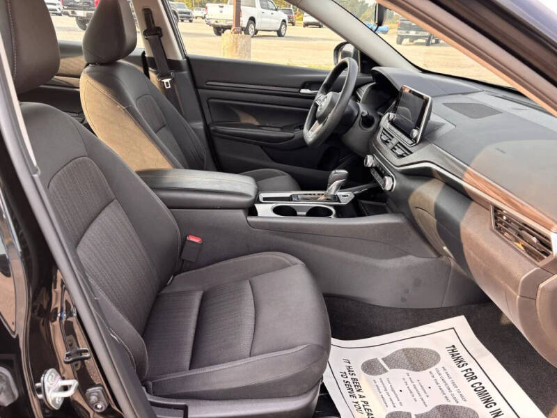 2024 Nissan Altima 2.5 SV