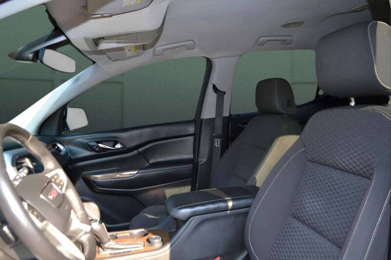 2017 GMC Acadia SLE-2