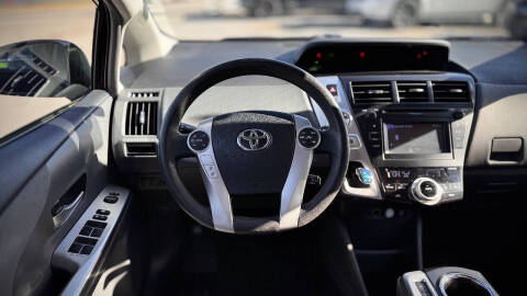 2014 Toyota Prius v Five