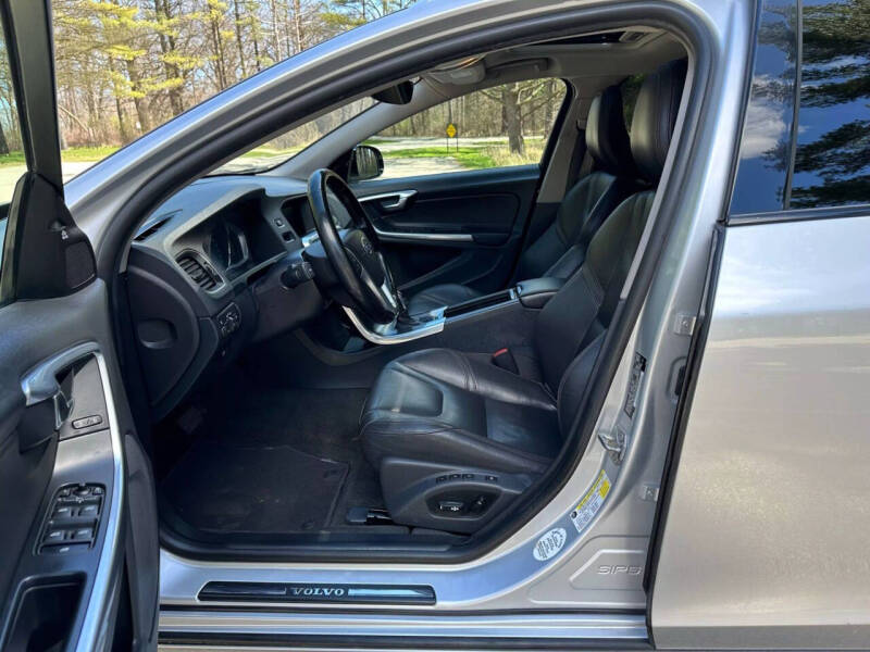 2015 Volvo V60 Cross Country T5