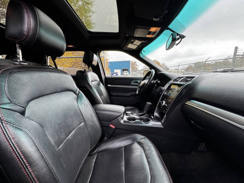 2017 Ford Explorer Sport