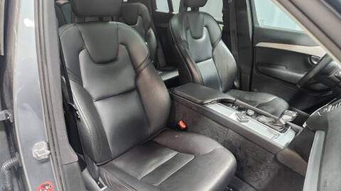 2018 Volvo XC90 T5 Momentum 7-Passenger