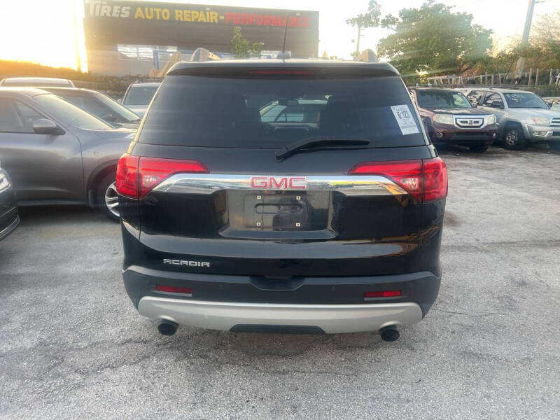 2017 GMC Acadia SLT-1