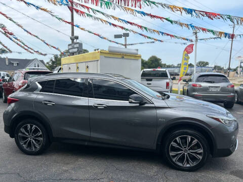 2017 Infiniti QX30 Premium
