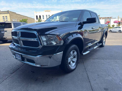 2016 RAM 1500 SLT