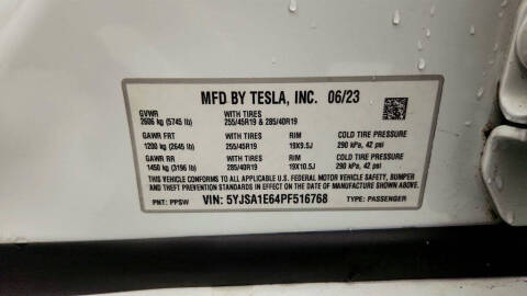2023 Tesla Model S Plaid