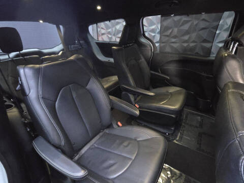 2019 Chrysler Pacifica Hybrid Touring L 35th Anniversary